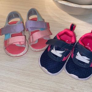 Two pairs of size 2C shoes small girls bundle 💕